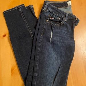 DARK DENIM HOLLISTER SKINNY JEANS